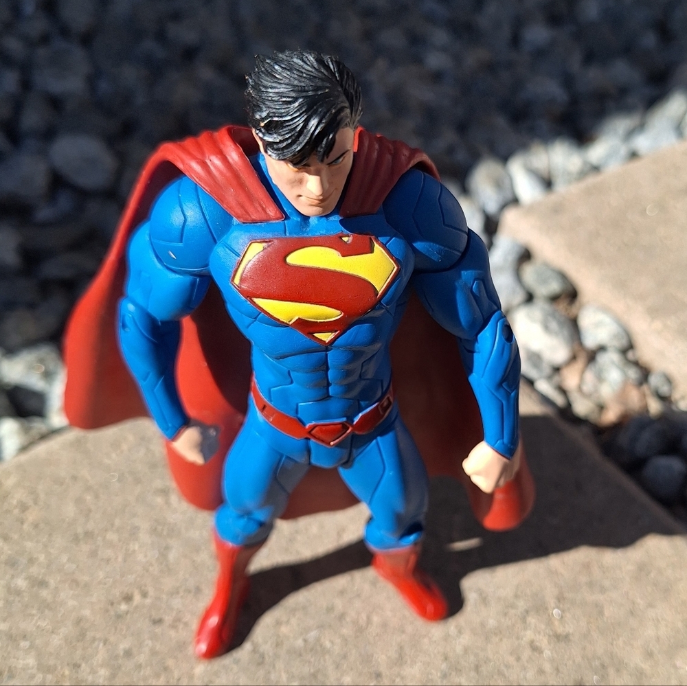 DC Comics Superman Collectible Action Figure - Blue and Red - Picture 8 of 12